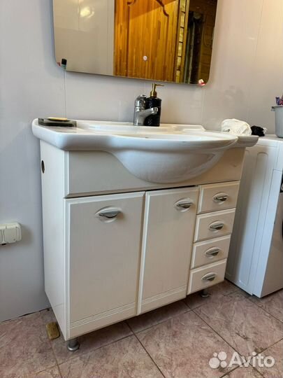 Тумба для ванной с раковиной и туалетом