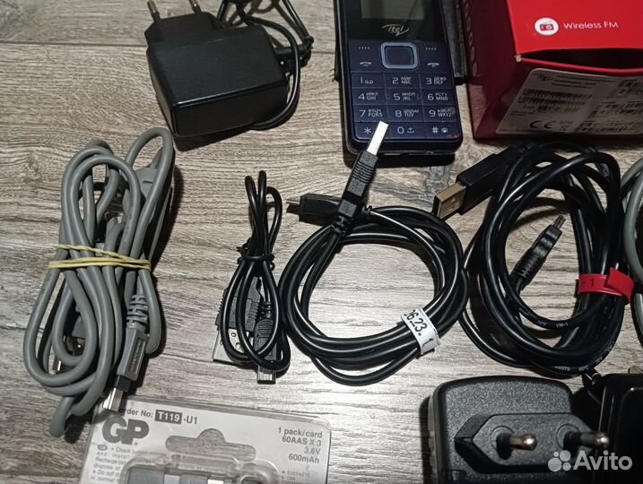 Шнуры-кабели USB к сотовому телефону