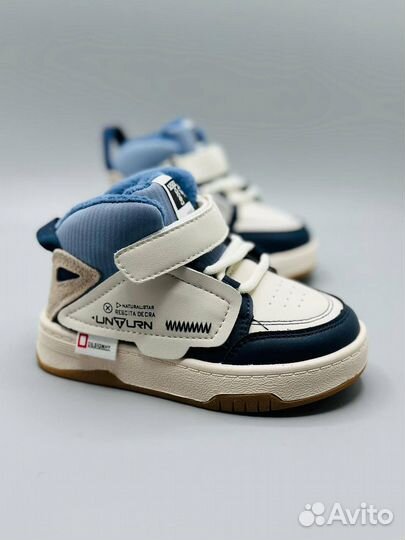 Детские кроссовки с липучкой Buba East