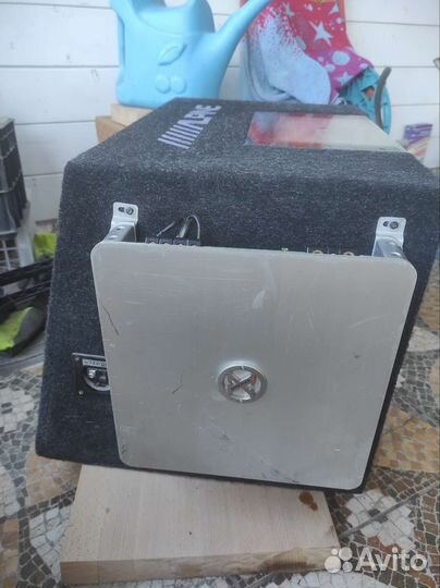 Автомобильный сабвуфер Alpine