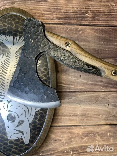 Топор кованый и цельнометаллический 