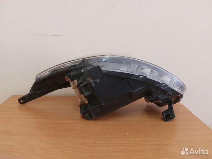 Фара правая Hyundai Solaris 1