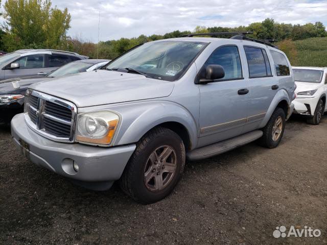 В разборе Dodge Durango 2005 года