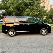 Toyota Noah 1.8 CVT, 2014, 146 000 км, с пробегом, цена 1 750 000 руб.