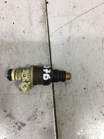 Топливная форсунка Volkswagen Jetta 2
