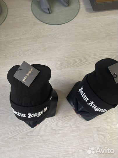 Головные уборы. Шапка Palm Angels черная