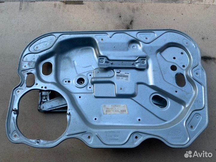 Стеклоподъемник передний правый Ford Focus 2