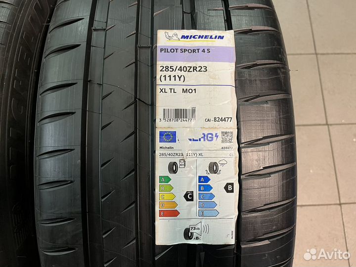 Michelin Pilot Sport 4 S 285/40 R23 и 325/35 R23