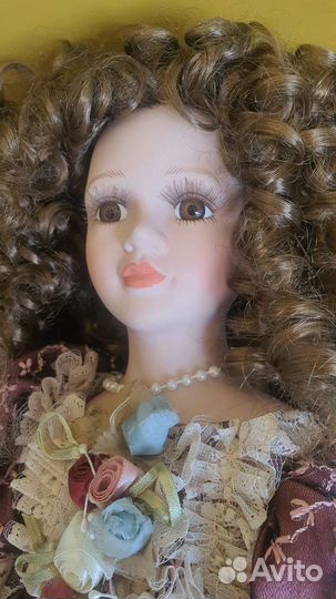 Кукла фарфоровая коллекционная