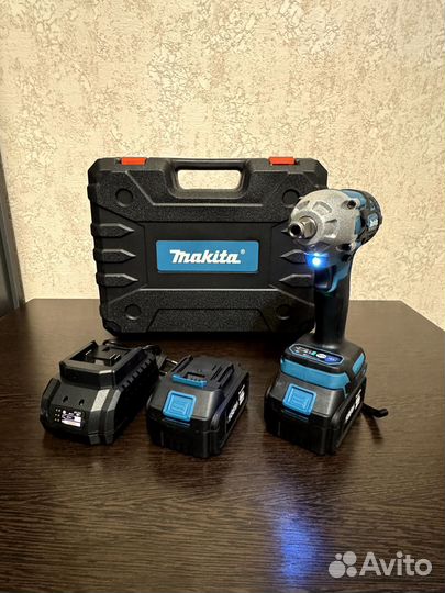 Гайковерт Makiita 300 N/m с набором