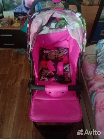 Коляска новая