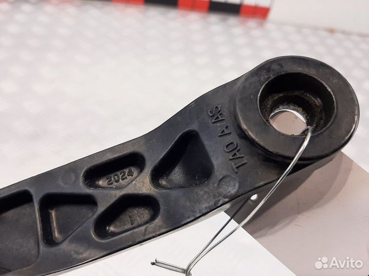 Щеткодержатель (поводок стеклоочистителя, дворник)