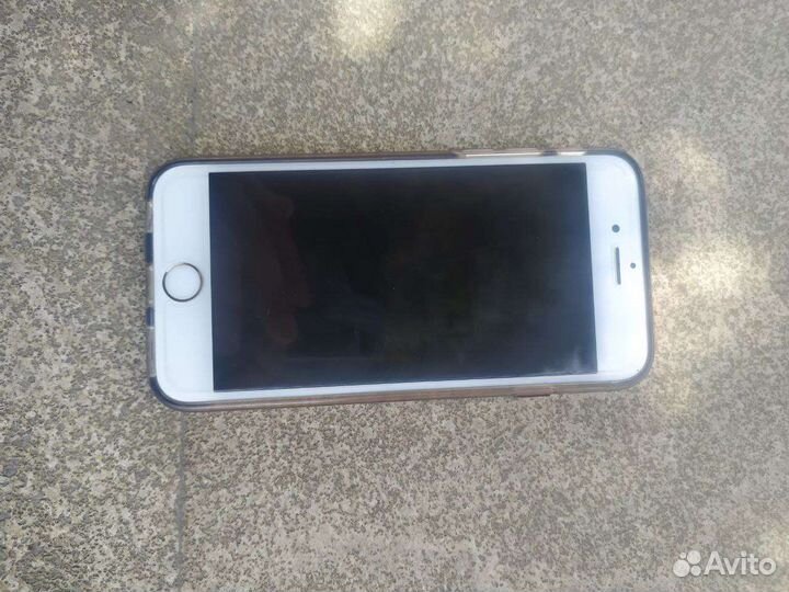 Телефон iPhone 6s