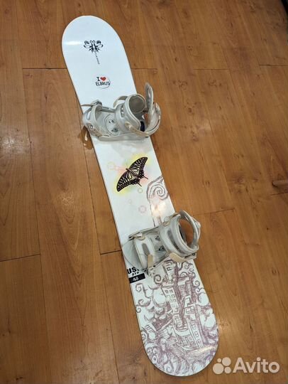 Сноуборд, ботинки и крепления