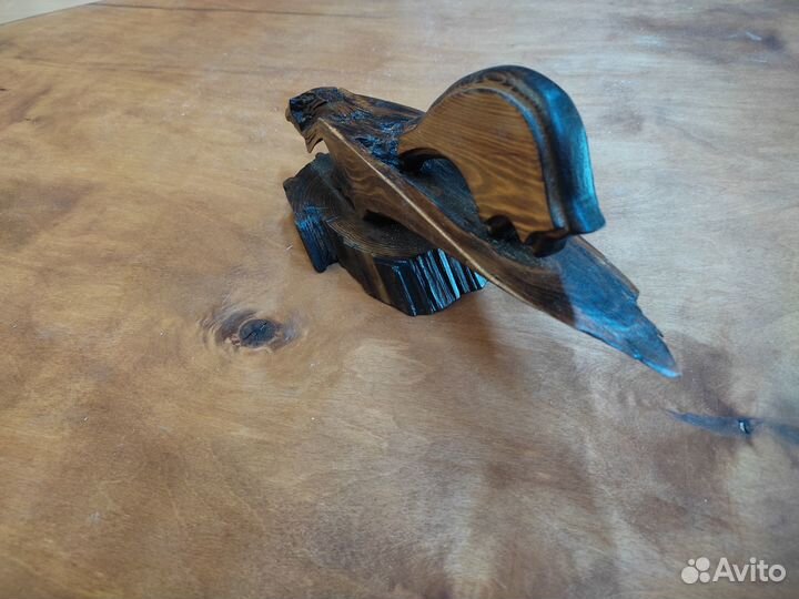 Статуэтка из дерева 