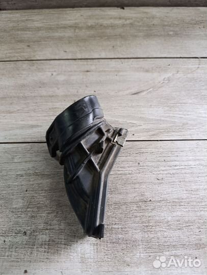 Патрубок воздушного фильтра Ford Focus 3 CB8 1.6L