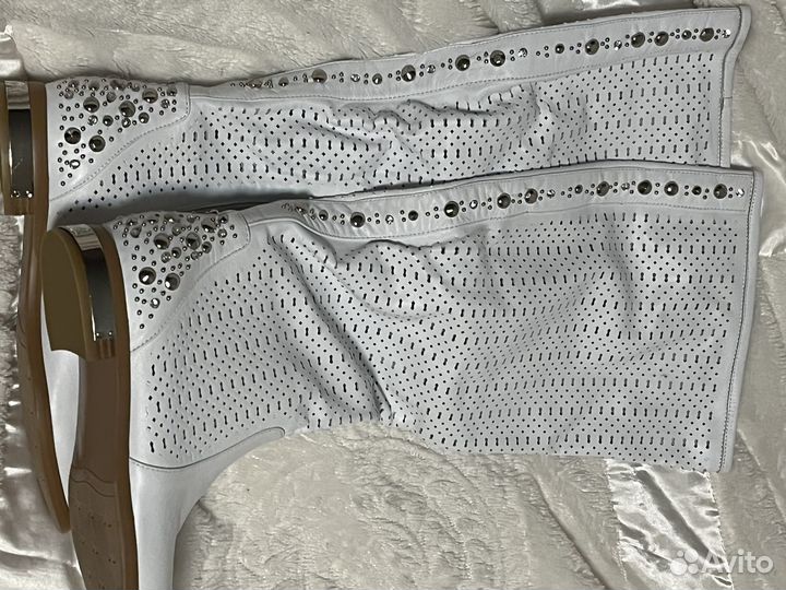 Сапоги весенние с перфорацией