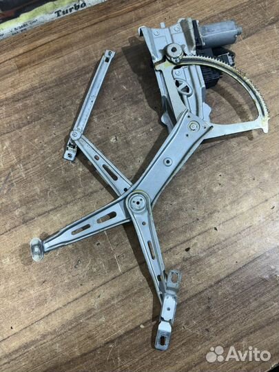 Стеклоподъемник перед правый Опель Зафира B