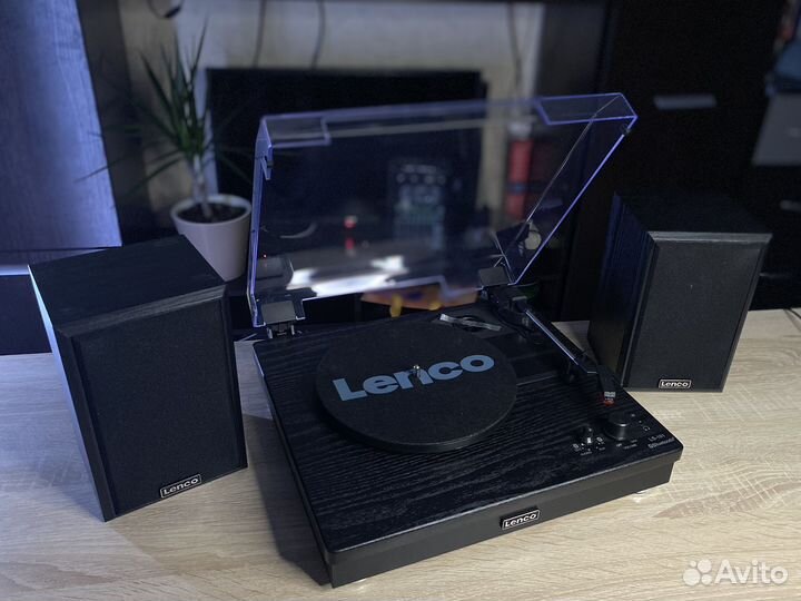 Виниловый проигрыватель Lenco LS-101BK новый