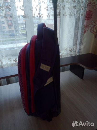 Портфель- сумка новый на съемных колесиках