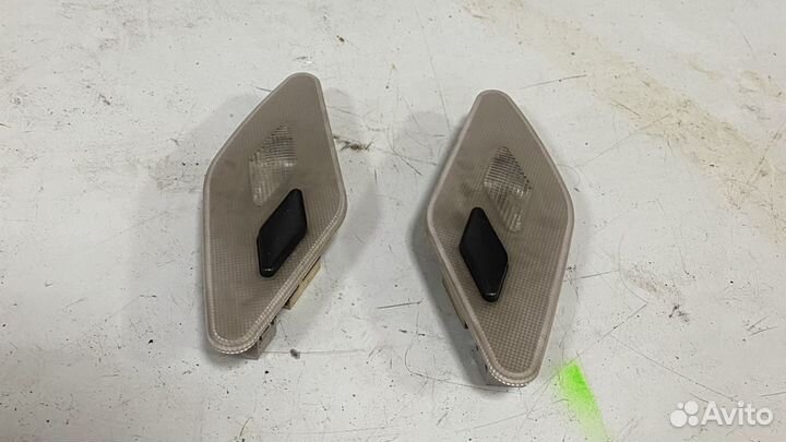 Плафоны салона задний правый задний левый W140