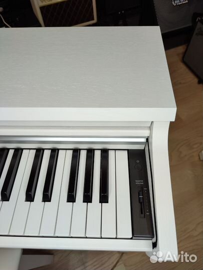 Корпусное цифровое пианино Kawai KDP120 + банкетка