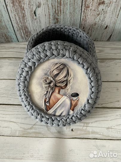 Вязанные шкатулки и корзинки