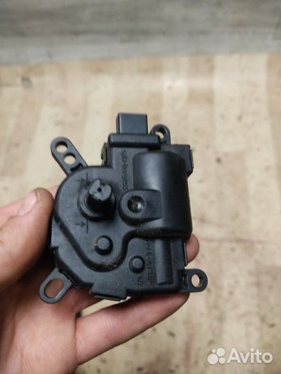 Сервопривод заслонок печки Ford Focus 2 купе 1.8