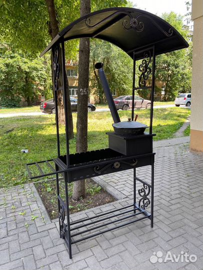 Мангал с крышей