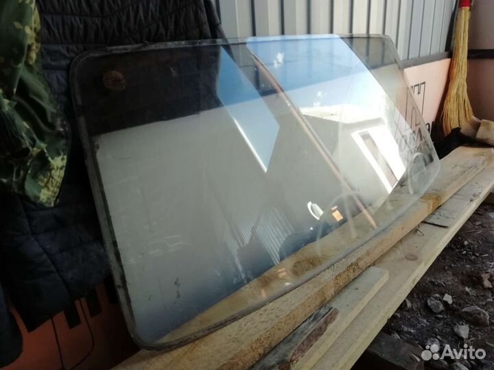 Лобовое стекло на ниву