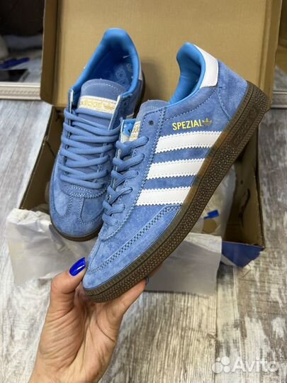 Кроссовки adidas spezial