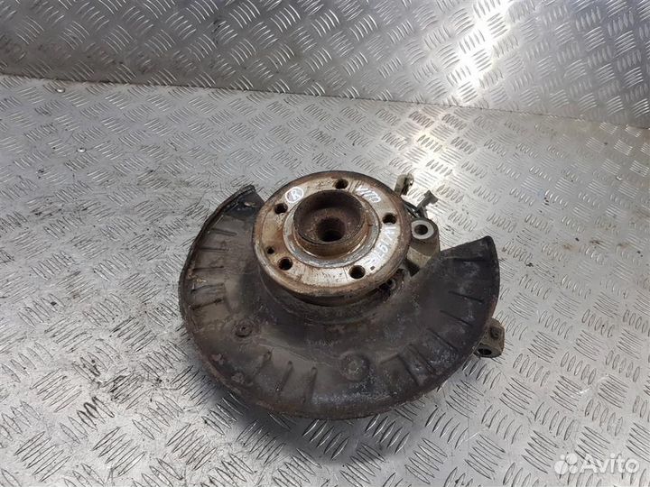 Кулак передний правый (Поворотный) Мерседес Vito