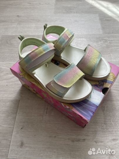 Сандалии для девочки