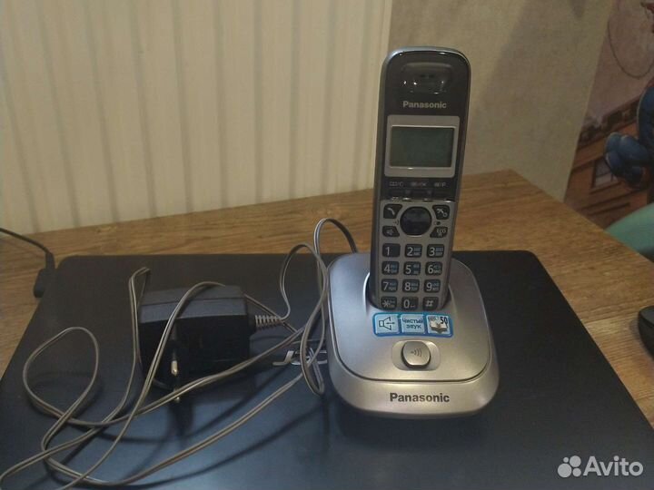 Стационарный телефон Panasonic трубка