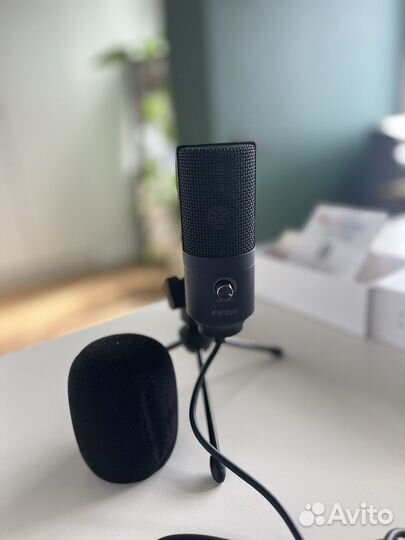 Микрофон студийный