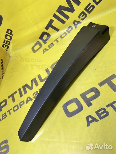 Накладка центральной стойки правая Renault Megane