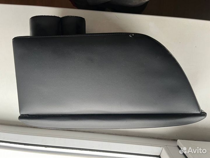 Подлокотник skoda rapid