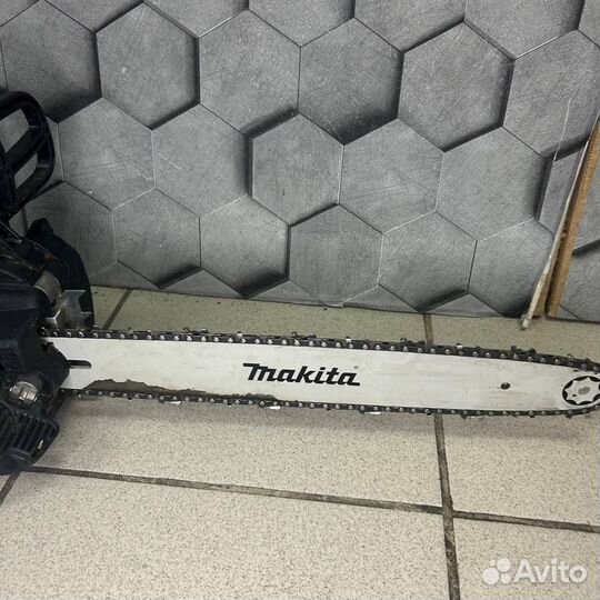 Электропила Makita uc4030a