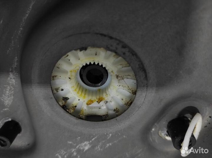 Стеклоподъемник задний правый Skoda Superb 2 3T083