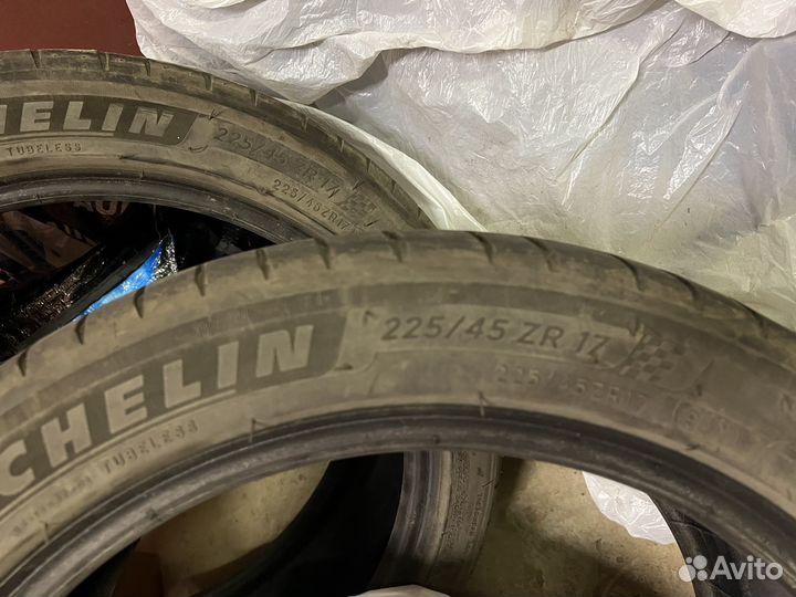 Michelin Pilot Sport 4 225/45 R17 91Y