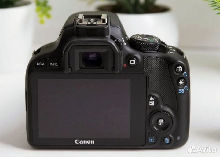 Фотоаппарат Canon EOS 100D Kit