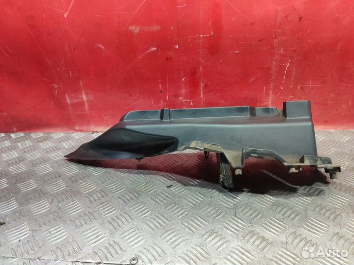 Кронштейн полки багажника правый Peugeot 308 / 4A