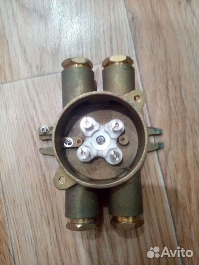 Латунный выключатель и распред коробка