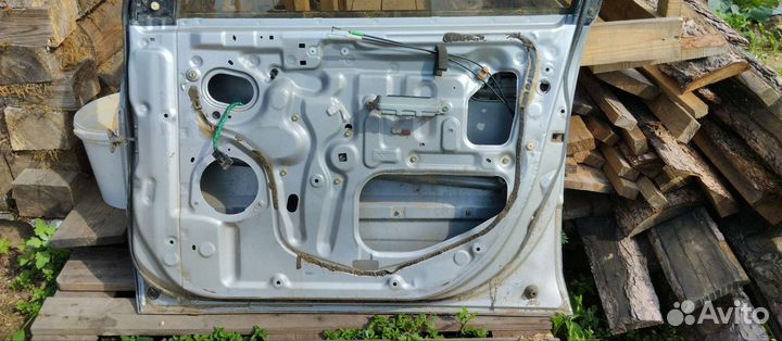 Дверь toyota ipsum