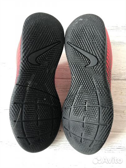 Детские бутсы для зала Nike Vapor 13 Club IC US 2