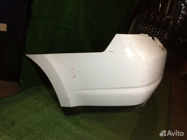 Бампер задний Nissan Tiida Latio SC11 Белый дефект