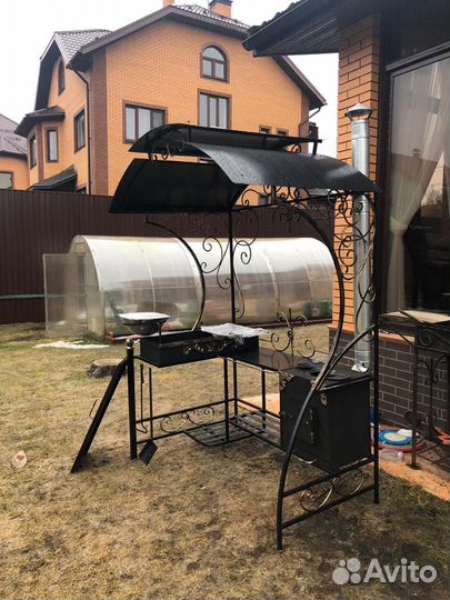 Мангал кованый с крышей