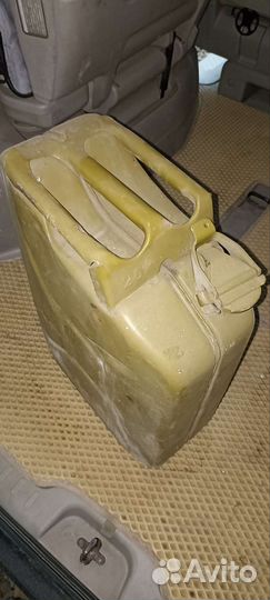 Канистры металлические 20 литров