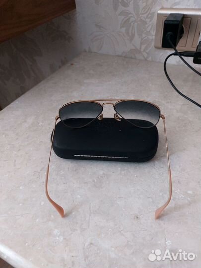 Солнцезащитные очки Ray Ban