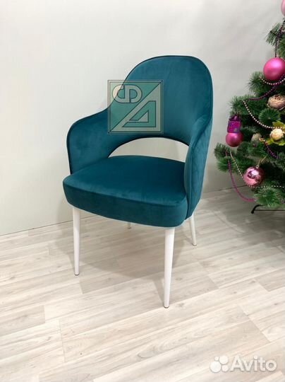 Стул деревянный